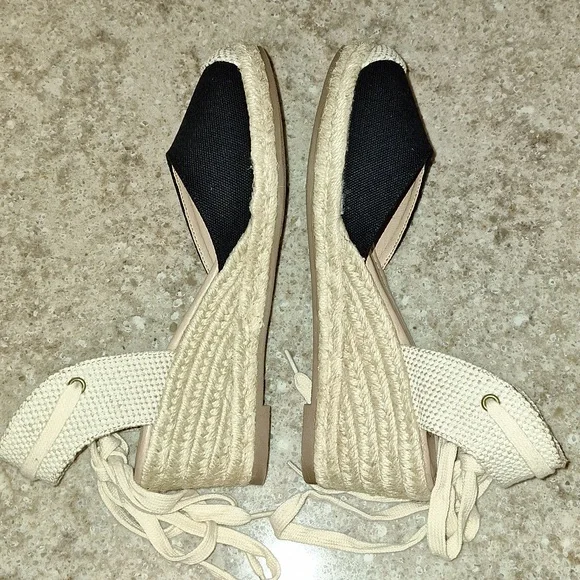 Journey Collection espadrille wedge sandals - Picture 5 of 10